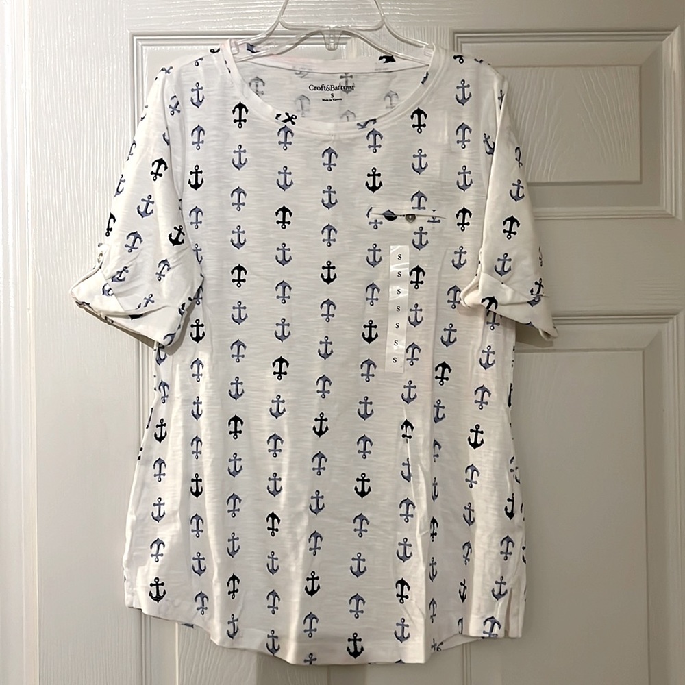 Croft & Barrow white shirt. Small